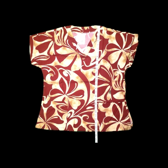 🚨Peekaboo USA SMALL "Don Quijote" Hawaii Made Medical Scrub Top - Picture 2 of 4